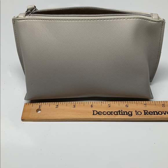 La Mer Cosmetic Makeup Travel Toiletry Beauty Pouch Bag Gray / Grey Ombré - Picture 7 of 10